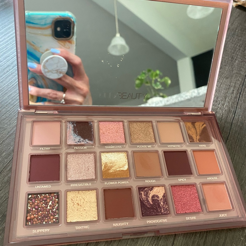 Huda Beauty Naughty palette NIB